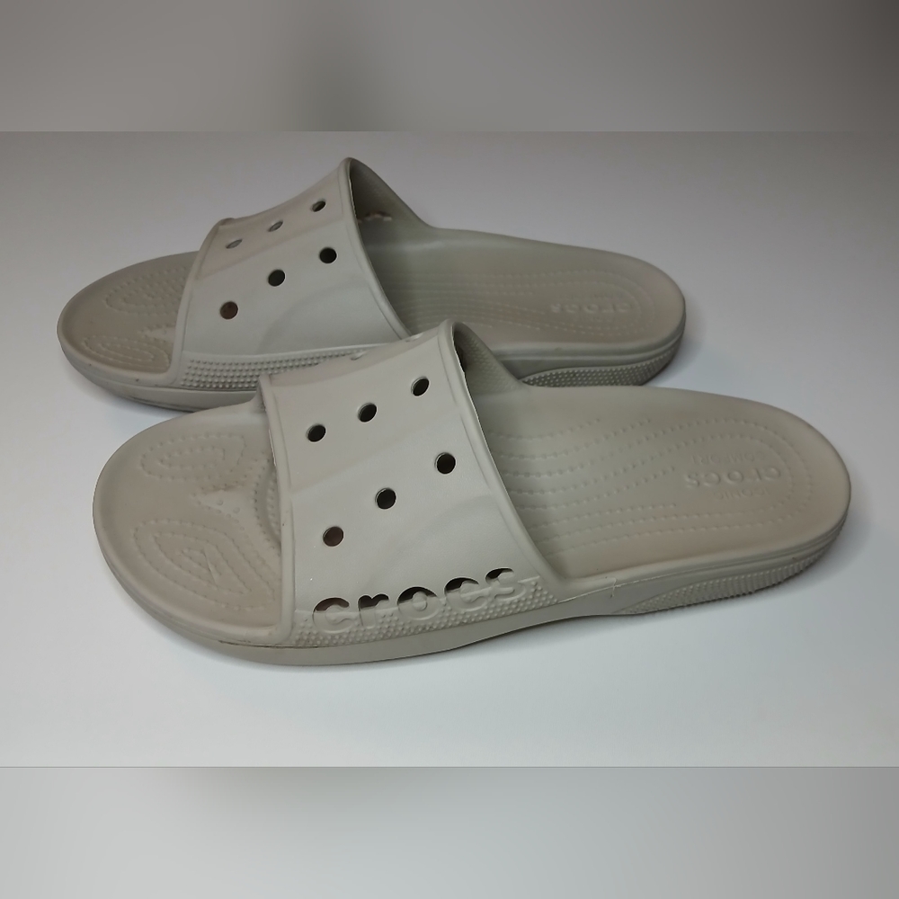 Iconic Crocs Comfort Slides - Picture 3 of 4